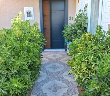 Sarimsakli Apartment | Sea View Villa w Garden 50m to Sarımsaklı Beach
