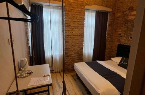 Gumussuyu Mahallesi Bed & Breakfast | Serene bed & breakfast in charming Beyoglu neighborhood -Budget Double Room
