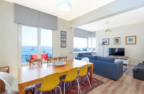 Kabatas Condo | Spacious 3BR Apartment · Bosphorus & Dolmabahçe View · Central Beyoğlu