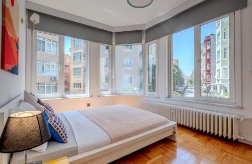 Kabatas Apartment | Spacious 5BR Sea View Apartment with Balcony & Elevator