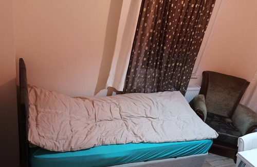Beylikduzu Apartment | SPACIOUS APARTMENT IN QUIET LOCATION