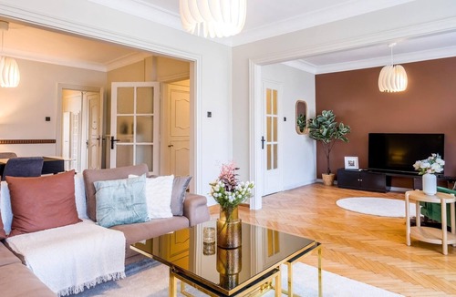 Sisli Apartment | Spacious flat 5 min to Citys Nisantasi in Sisli