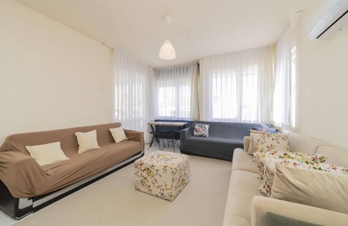 Guzeloba Mahallesi Apartment | Spacious Flat Near Lara Beach in Antalya Muratpasa