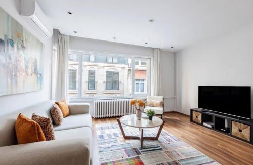 Sisli Apartment | Spacious Modern 4-Bed2Bath Central Oasis! #370