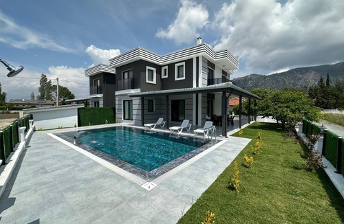 Dalyan Villa | Star villa 1 Spacious 4-bedroom villa in adorable Dalyan with AC