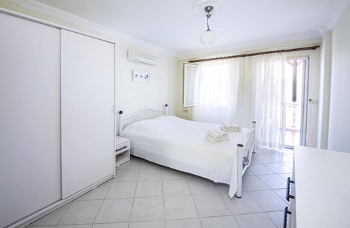 Bogazici Apartment | Stunning Flat near Beach with Shared Pool n Bodrum