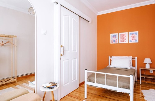 Sisli Apartment | Stunning Flat with Balcony 5 min walk to Nisantasi