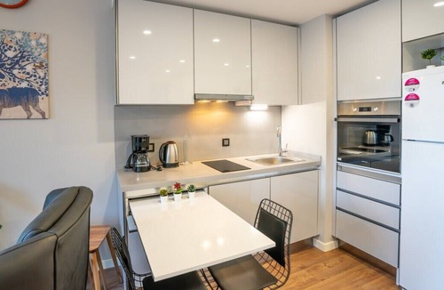 Mahmutbey Apartment | Stylish 1-Bedroom Apt- Experience City's Pulse