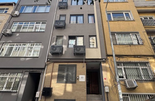 Kabatas Apartment | Stylish apartment with a separate bedroom near Taksim with AC