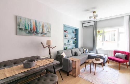 Moda Apartment | Stylish Apartments in Moda's Nightlife District