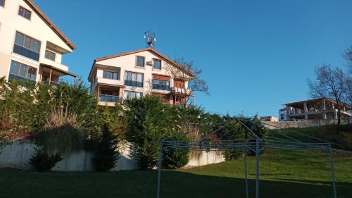 Yalova Villa | Sultan Villa, Merkez Mahallesi Dogu Sirti Caddesi Sultan Sitesi H-2