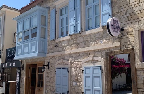 Tokoglu Hotel | Terrific 9-bedroom hotel with AC in vibrant İzmir Location point in the alacati
