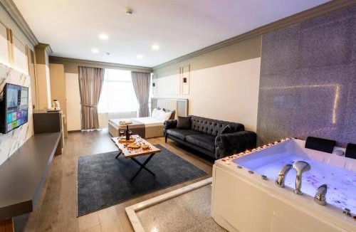 Kucukcekmece Hotel | The Royal Luxury Hotel