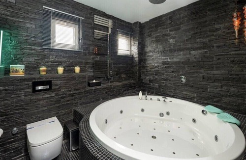Sariyer Apartment | This apartment is a 2 bedroom(s), 1 bathrooms, located in Sarıyer, İstanbul.