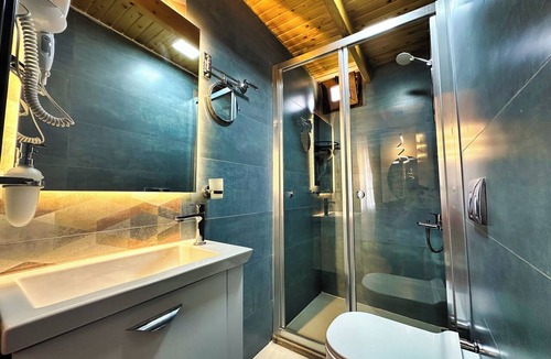Bozcaada House | Tinos Otel & Bağ Evi (+12 Yaş)