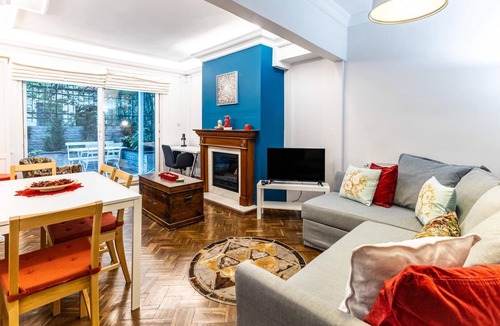 Kabatas Apartment | Unique Flat w Garden, Fireplace 5 min to Istiklal