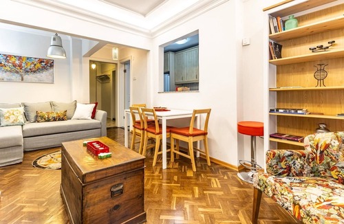 Kabatas Apartment | Unique Flat w Garden, Fireplace 5 min to Istiklal