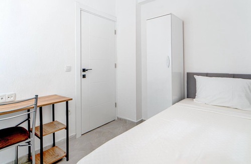 Turgutreis City Center Apartment | Vacation Flat w Balcony 3 min to Beach in Bodrum
