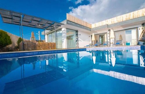 Faralya Villa | Villa Şeftali / Kalkan