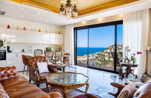 Geris Villa | Villa Elysia - Six Bedroom Villa, Sleeps 10