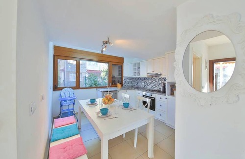 Bogazkent Villa | Villa Esma - 3 Bed with private garden
