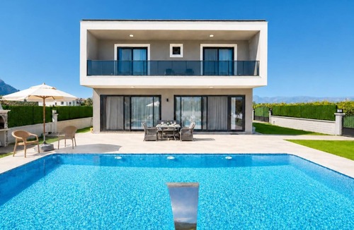 Ortaca Villa | Villa Grand Yasar 4 - Four Bedroom Villa, Sleeps 8