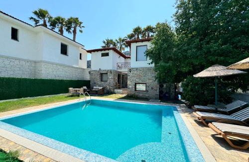 Dalyan Villa | Villa Merry - Dalyan Stonehouse with Palmtrees, 50m to River