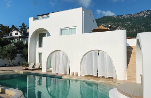 Oludeniz House | Villa NeoX Fethiye with Indoor and Outdoor Pools, Jacuzzi, Sauna & Minigolf