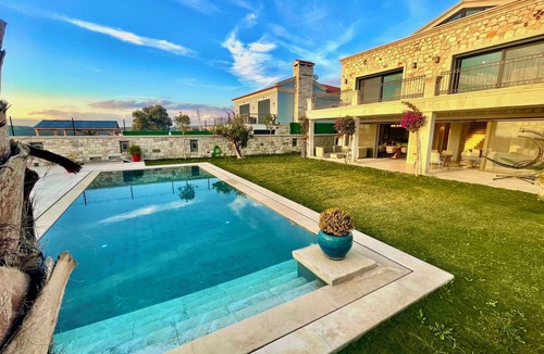 Cesme Villa | Villa Sunset Cesme for 10-12 persons with fireplace, 10 mins to Alacati, Cesme