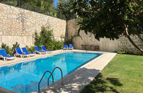 Icmeler Apartment | White Suites İçmeler