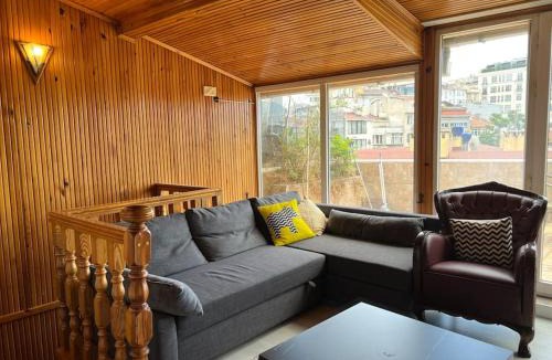 Cihangir Apartment | Wonder Homes- Spacious Dublex, 5BR, 2BA, Terrace
