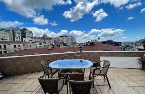 Cihangir Apartment | Wonder Homes- Spacious Dublex, 5BR, 2BA, Terrace
