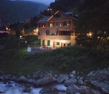 Caykara Apartment | Yıldız dağevi