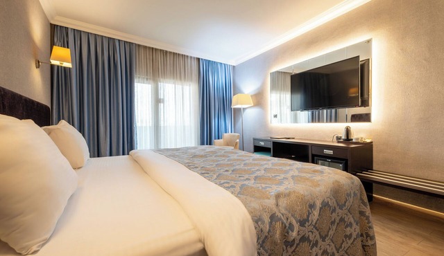 216 Castle Hotel