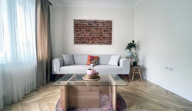 2BR and 2bath balcony apt in heart of isatanbul #3