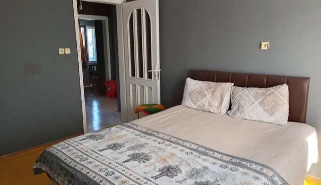 4-Bedroom Apartment with River View, Garden, and 24 7 Self Check-in in Edirne Merkez
