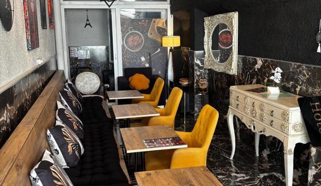 8 Rooms House
