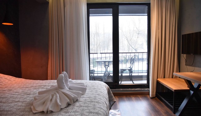 Adess Otel