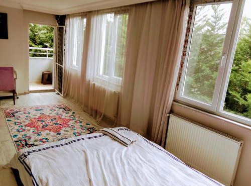 Ahmet Teacher Hotel, 6 minutes from the airport