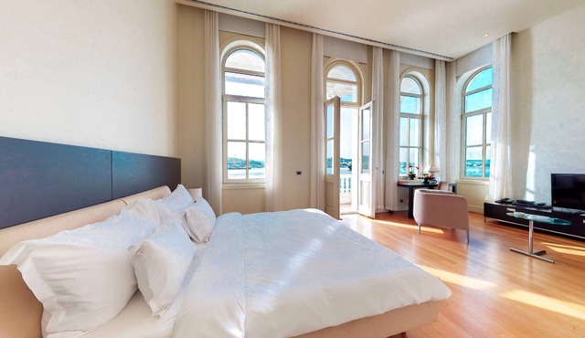 Ajia Hotel - Special Class
