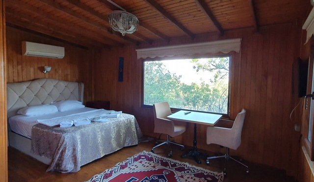 Albatross Dağ Evleri Butik Otel in Edremit