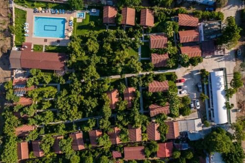 Apella Hotel in Cıralı