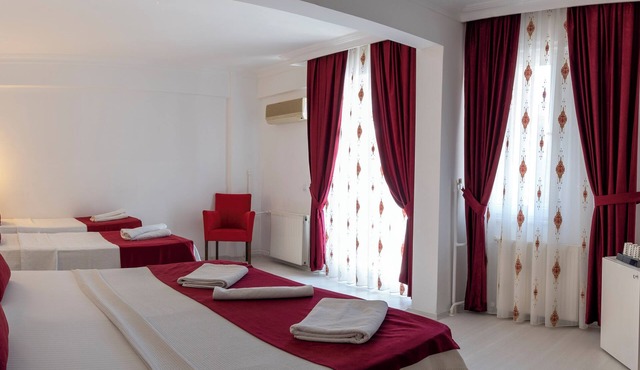 Ayapam Hotel
