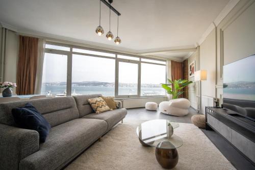 Bosphorus Panorama Elegant 3BR Stay in Istanbul