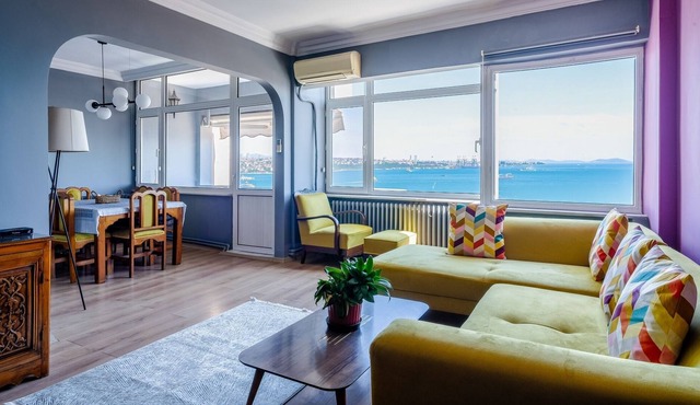 Bosphorus View Flat 5 min to Istiklal Street in Istanbul