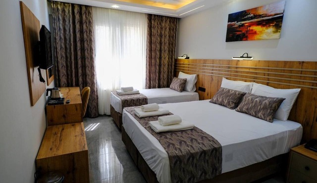 BY GLZ OTEL