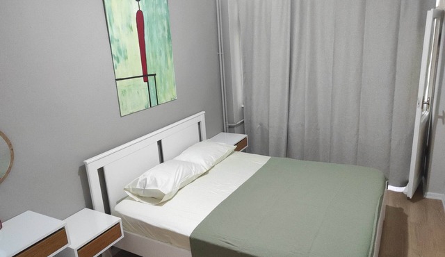 Caferağa, Moda - Steps to the Sea, Fully Furnished, Bills Included Flat