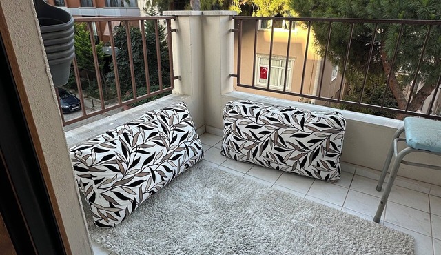Calm and spacious place with a balcony in Istanbul