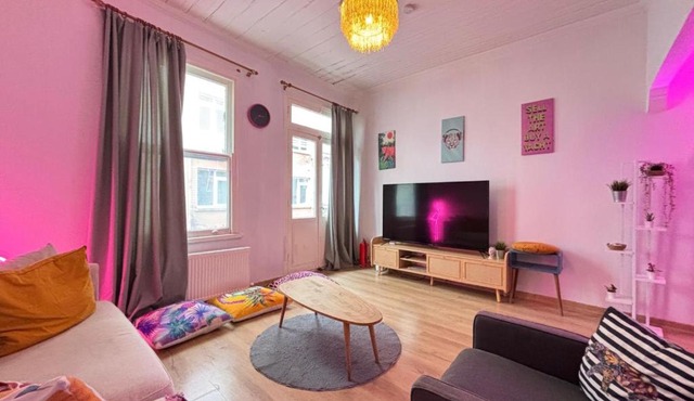 Comfortable Home Steps from the Kadıköy Waterfront