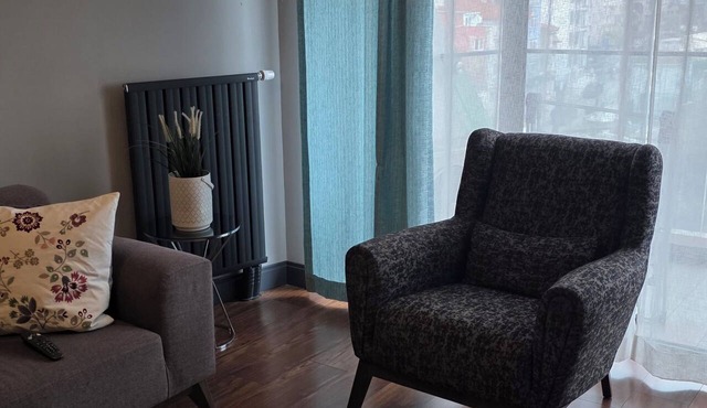 Cozy 1-bedroom hotel suite in terrific İstanbul with AC and gym